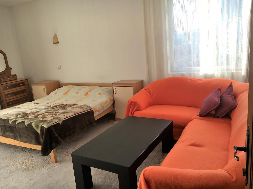 Center Apartment Pristina Exterior photo