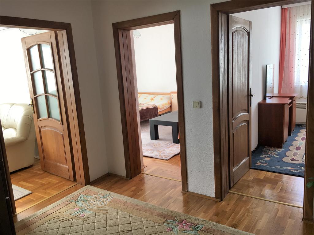 Center Apartment Pristina Exterior photo